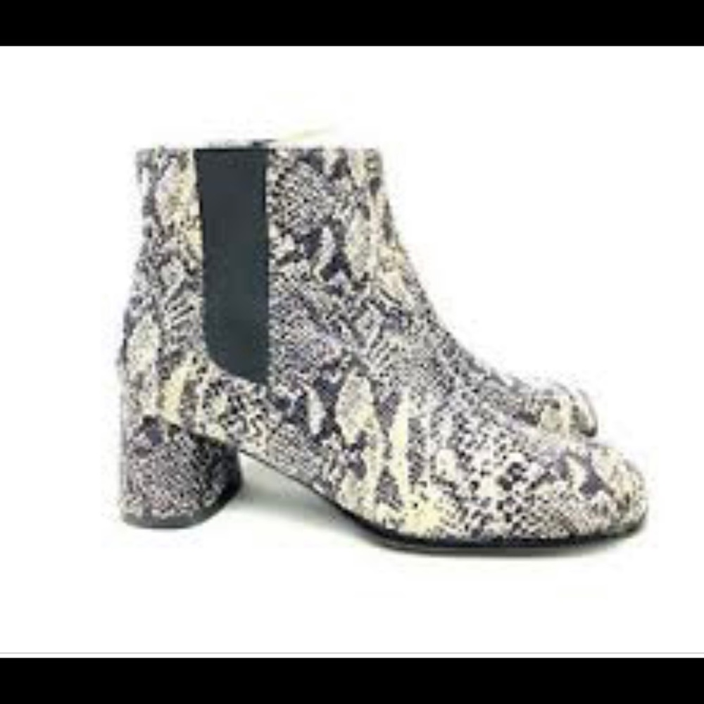 Chinese Laundry Ankle Boots Faux Snakeskin Booties Block Heel Sz 7.5